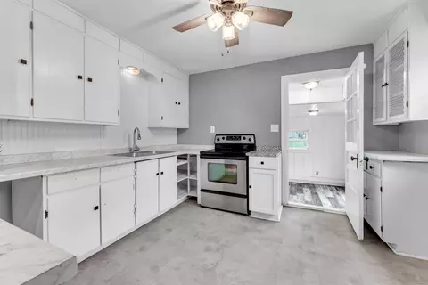 2151 N Rogers Ave, Springfield, MO 65803 photo 9