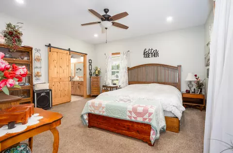 Bedroom - 16032 Farm Road 1212, Aurora, MO 65605 photo 1 of 1