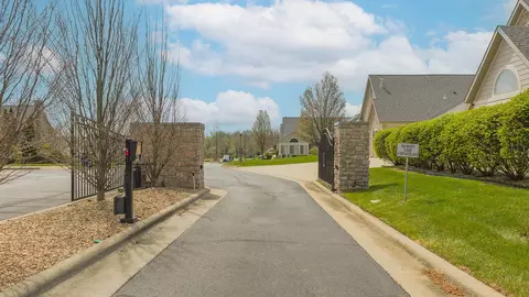 Other - 3810 E Cherry St #102, Springfield, MO 65809 photo 1 of 10