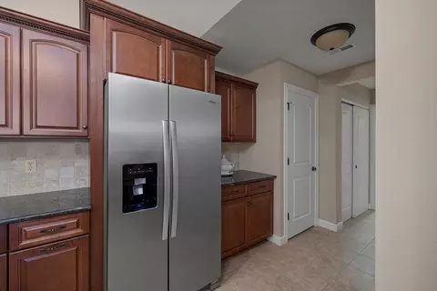 Entry Way - 3810 E Cherry St #102, Springfield, MO 65809 photo 3 of 5