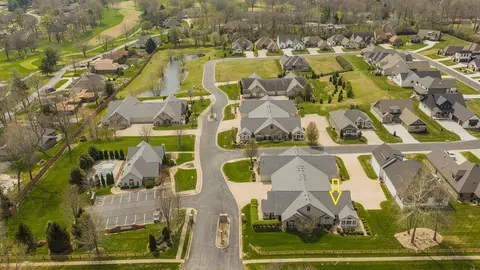 View/Area - 3810 E Cherry St #102, Springfield, MO 65809 photo 3 of 15