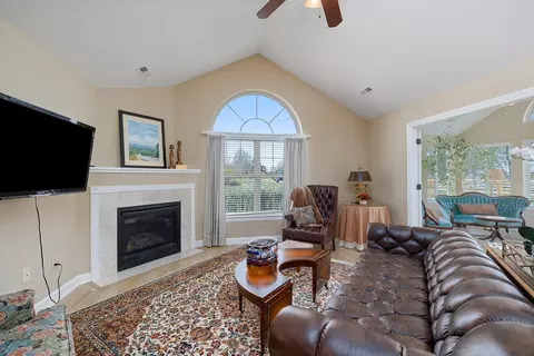 Living - 3810 E Cherry St #102, Springfield, MO 65809 photo 2 of 3