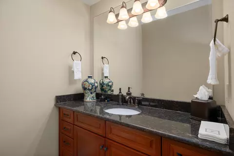 Bath - 3810 E Cherry St #102, Springfield, MO 65809 photo 3 of 4