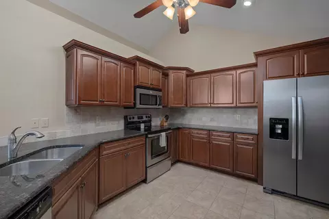 Kitchen - 3810 E Cherry St #102, Springfield, MO 65809 photo 2 of 3