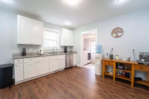 Entry Way - 1040 W State St, Springfield, MO 65806 photo 5 of 5