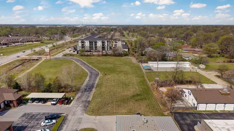 525 W Sunset St, Springfield, MO 65807 photo 9