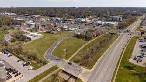 525 W Sunset St, Springfield, MO 65807 photo 6