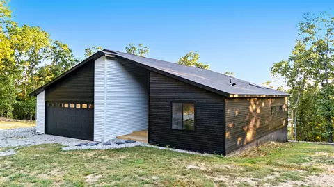 Exterior - 1201 County Road 555b, Tecumseh, MO 65760 photo 6 of 10