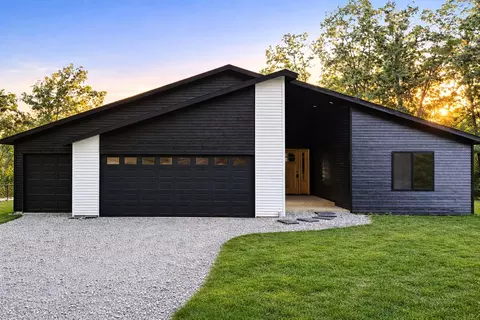 Exterior - 1201 County Road 555b, Tecumseh, MO 65760 photo 1 of 10