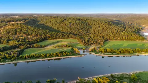 View/Area - 1201 County Road 555b, Tecumseh, MO 65760 photo 2 of 5