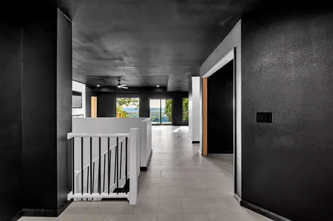 Entry Way - 1201 County Road 555b, Tecumseh, MO 65760 photo 5 of 6