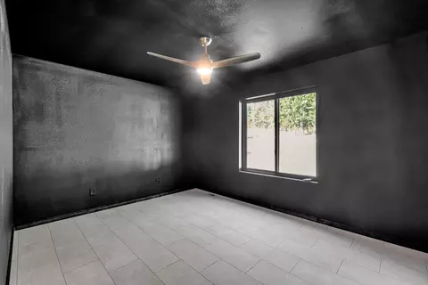 Bedroom - 1201 County Road 555b, Tecumseh, MO 65760 photo 3 of 5