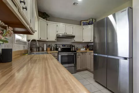 Kitchen - 48 Clearspring Rd, Shell Knob, MO 65747 photo 2 of 2