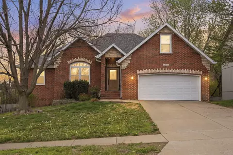 5567 S Jefferson Ave, Springfield, MO 65810 | MLS# 60317265 | 31 Photos ...