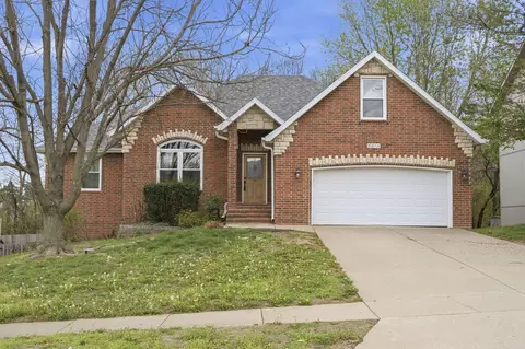 5436 S Michigan Ave, Springfield, MO 65810