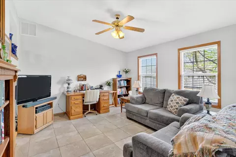 3957 W Greenwood St, Springfield, MO 65807 photo 9