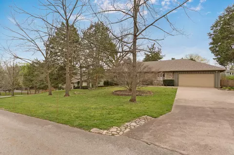 Exterior - 5211 S Timberlake Dr, Springfield, MO 65804 photo 3 of 21