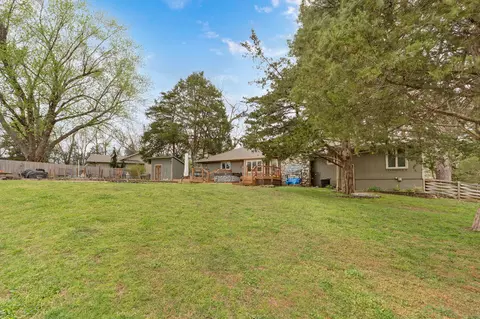 Exterior - 5211 S Timberlake Dr, Springfield, MO 65804 photo 17 of 21