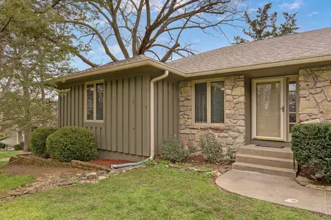 Exterior - 5211 S Timberlake Dr, Springfield, MO 65804 photo 5 of 21