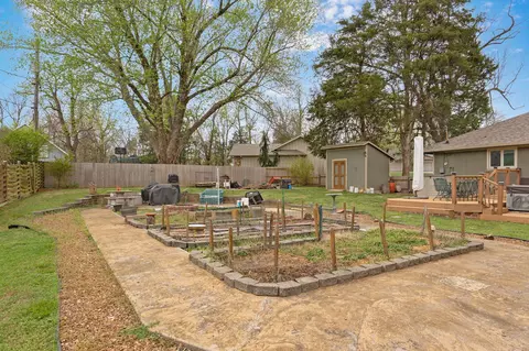 Exterior - 5211 S Timberlake Dr, Springfield, MO 65804 photo 15 of 21