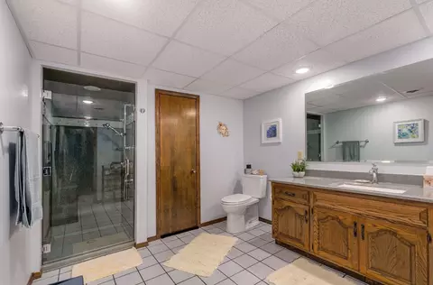 Bath - 5211 S Timberlake Dr, Springfield, MO 65804 photo 4 of 4