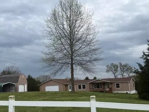 104 Jacobs Ridge Rd, Reeds Spring, MO 65737