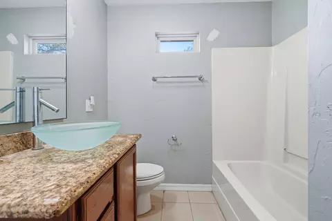 Bath - 574 Skyline Dr, Forsyth, MO 65653 photo 4 of 5