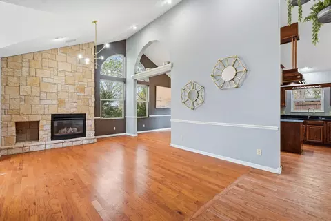 Living - 574 Skyline Dr, Forsyth, MO 65653 photo 2 of 11