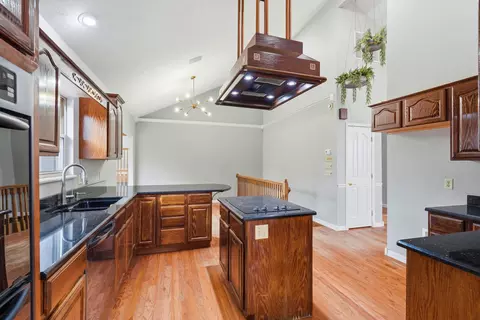 Kitchen - 574 Skyline Dr, Forsyth, MO 65653 photo 2 of 5