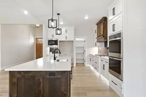 1748 E Skyline, Ozark, MO 65721 photo 12
