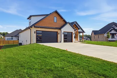 1748 E Skyline, Ozark, MO 65721 photo 3