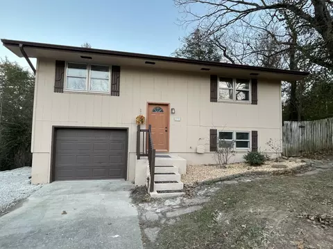 292 Rea St, Hollister, MO 65672