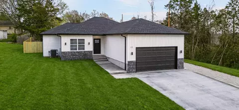 15 Redbud Ln, Kimberling City, MO 65686