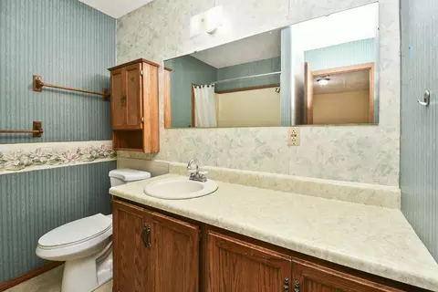 Bath - 1650 Miller Dr, Branson, MO 65616 photo 1 of 4