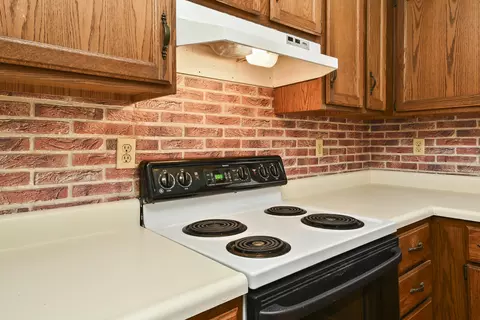 Kitchen - 1650 Miller Dr, Branson, MO 65616 photo 5 of 6
