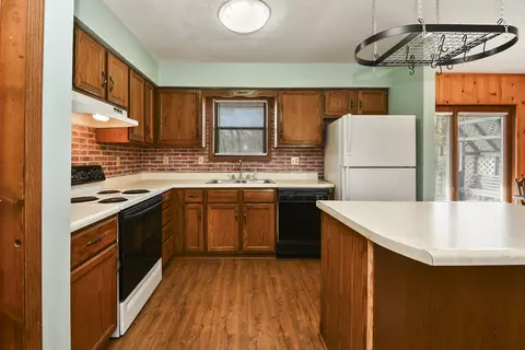 Kitchen - 1650 Miller Dr, Branson, MO 65616 photo 2 of 6