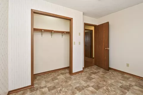 Bedroom - 1650 Miller Dr, Branson, MO 65616 photo 4 of 6