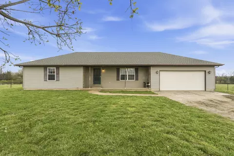 5214 S 190th Rd, Bolivar, MO 65613
