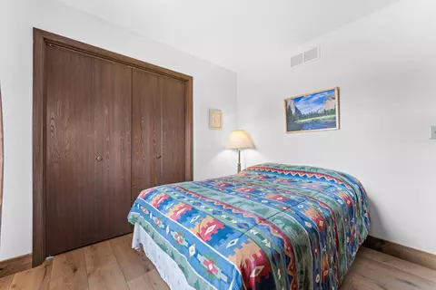 Bedroom - 25540 Fox Woods Cir, Shell Knob, MO 65747 photo 5 of 6