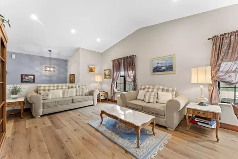 Living - 25540 Fox Woods Cir, Shell Knob, MO 65747 photo 5 of 5
