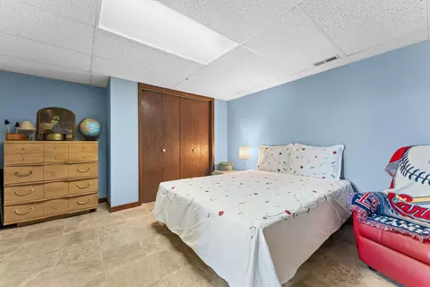 Bedroom - 25540 Fox Woods Cir, Shell Knob, MO 65747 photo 6 of 6