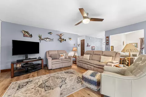 Living - 25540 Fox Woods Cir, Shell Knob, MO 65747 photo 3 of 5