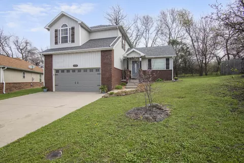 225 W Abbi Ln, Bolivar, MO 65613