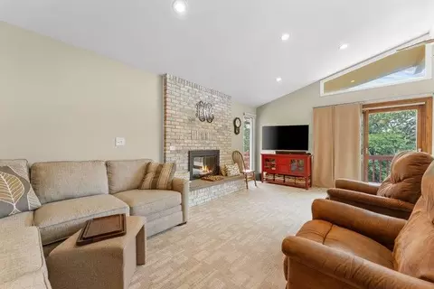 Living - 25630 Foxwood Cir, Shell Knob, MO 65747 photo 3 of 3
