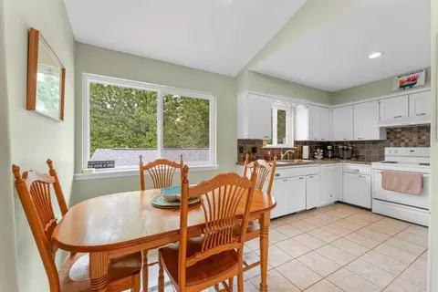 Kitchen - 25630 Foxwood Cir, Shell Knob, MO 65747 photo 1 of 3