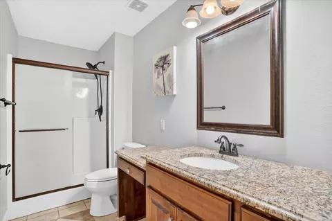 Bath - 3245 W Brett Dr, Springfield, MO 65810 photo 3 of 3