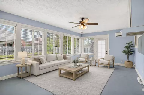 Living - 3245 W Brett Dr, Springfield, MO 65810 photo 4 of 4