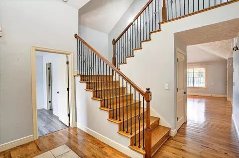 Entry Way - 3245 W Brett Dr, Springfield, MO 65810 photo 1 of 3