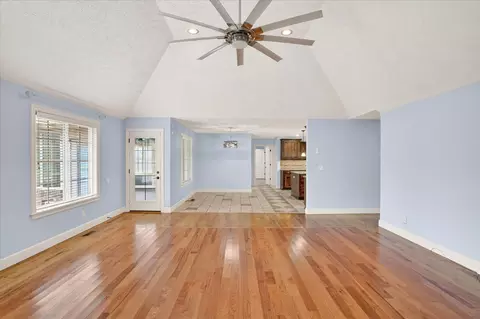 Living - 3245 W Brett Dr, Springfield, MO 65810 photo 3 of 4