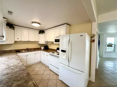 Kitchen - 245 Velma Rd, Protem, MO 65733 photo 2 of 2